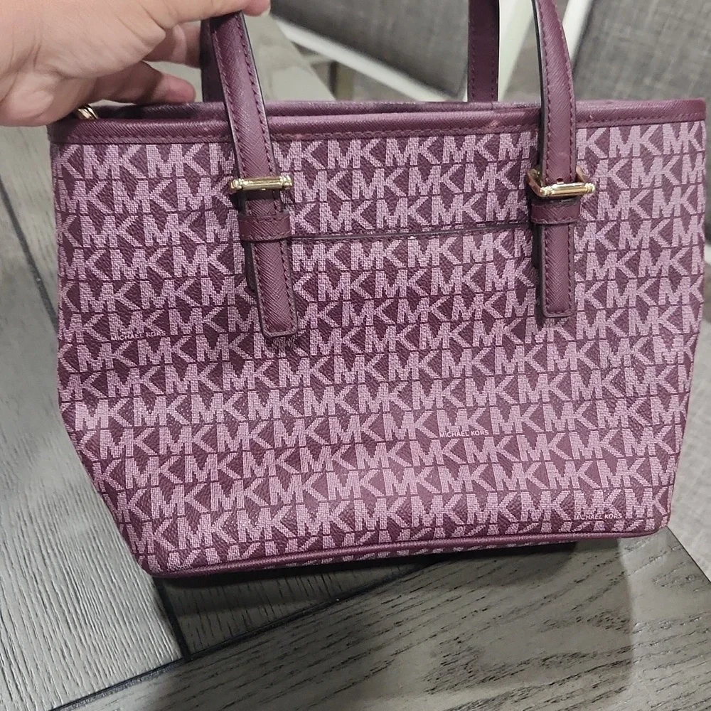 Michael Kors Purple Signature Bag - Picture 4 of 11